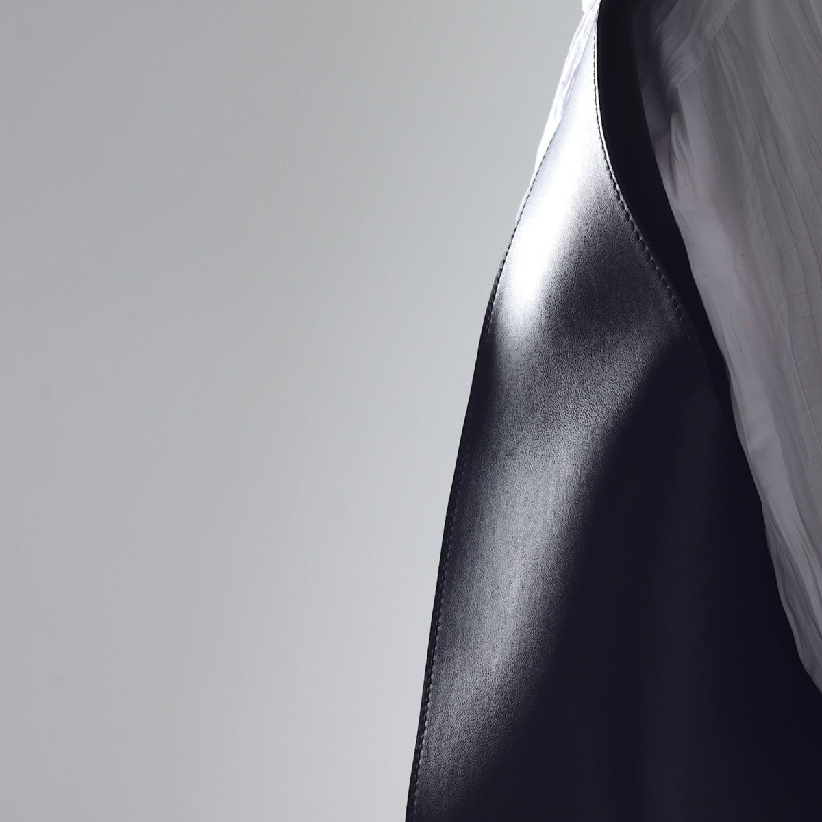 Areca Midi Black